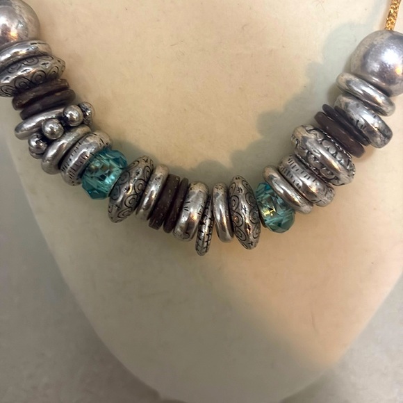 Periwinkle Silver and Blue glass Beaded Necklace and Earring Set - Picture 4 of 4